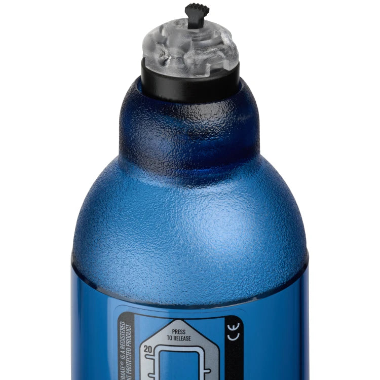Bathmate - Hydromax 8 penispumppu. Sininen. Lähikuva pumpun kiinnitys kohdasta.